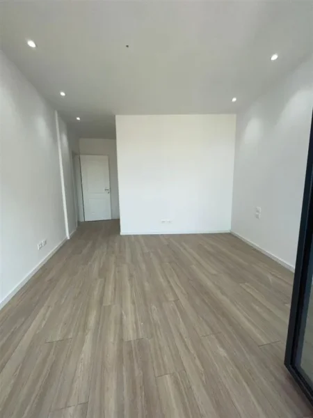 Tirane, jepet me qera apartament 2+1 Kati 9, 124 m² 1.200 € (Lake View)
