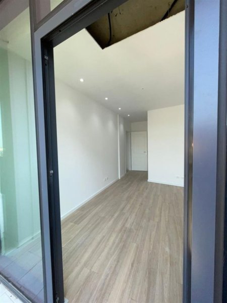 Tirane, jepet me qera apartament 2+1 Kati 9, 124 m² 1.200 € (Lake View)
