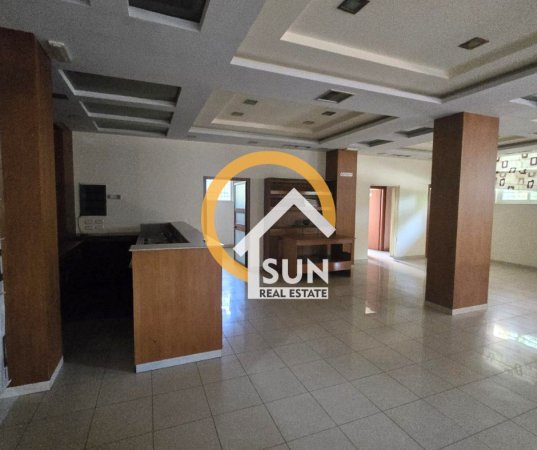 Shkoder, jepet me qera ambjent biznesi Kati 0, 160 m² 500 € (BULEVARDI BUJAR BISHANAKU)