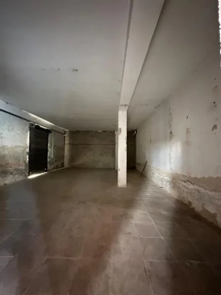 jepet me qera magazine Kati 0, 200 m² 700 €