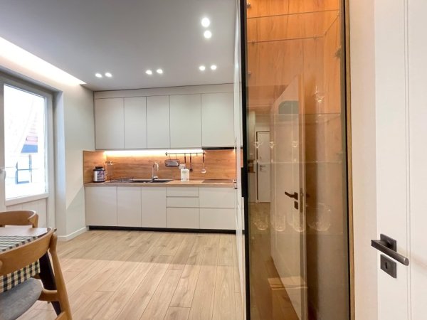 Tirane, jepet me qera apartament 1+1+Ballkon Kati 3, 69 m² 750 € (MYSLYM SHYRI)