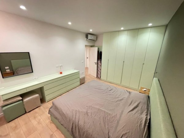 Tirane, jepet me qera apartament 1+1+Ballkon Kati 3, 69 m² 750 € (MYSLYM SHYRI)