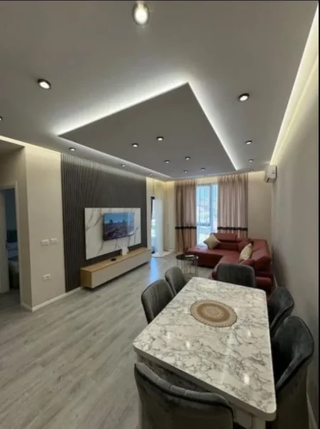 Tirane, jepet me qera apartament 2+1 Kati 1, 100 m² 700 € (Porcelan)