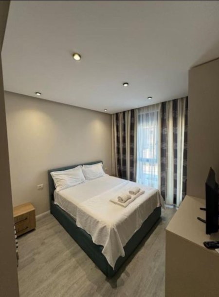 Tirane, jepet me qera apartament 2+1 Kati 1, 100 m² 700 € (Porcelan)