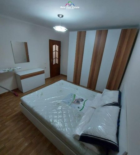Tirane, jepet me qera apartament 1+1 Kati 4, 46 m² 490 € (rruga e Kavajes)