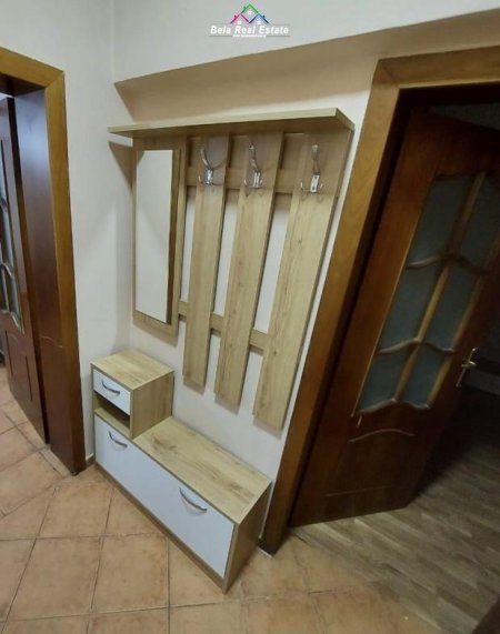 Tirane, jepet me qera apartament 1+1 Kati 4, 46 m² 490 € (rruga e Kavajes)