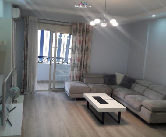 Tirane, jepet me qera apartament 2+1 Kati 6, 120 m² 1.000 € (Selvia)
