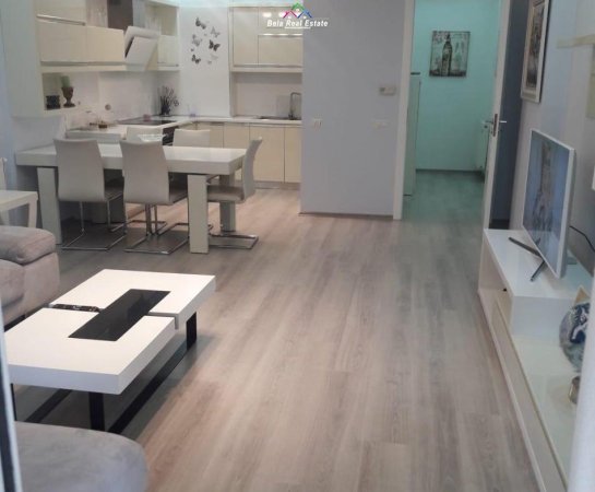 Tirane, jepet me qera apartament 2+1 Kati 6, 120 m² 1.000 € (Selvia)