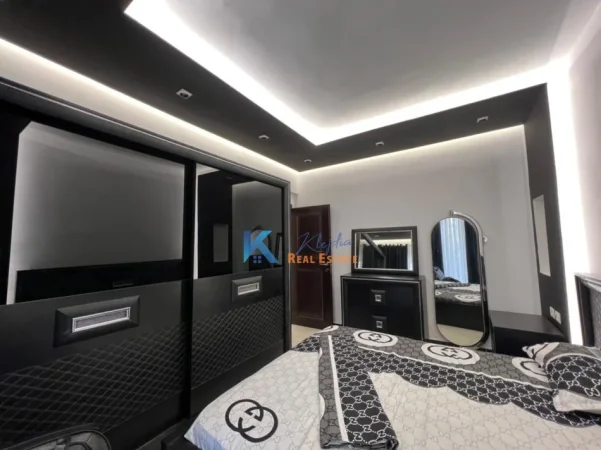 Tirane, jepet me qera apartament 1+1 Kati 1, 55 m² 450 € (rruga Ferit Xhajko, afer ish restorant Durresi)
