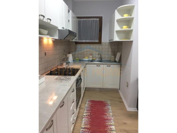 Tirane, jepet me qera 1+1+Ballkon Kati 2, 71 m² 550 € (Rruga e Elbasanit)