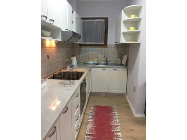 Tirane, jepet me qera 1+1+Ballkon Kati 2, 71 m² 550 € (Rruga e Elbasanit)