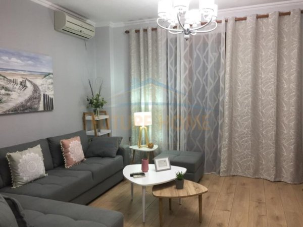 Tirane, jepet me qera 1+1+Ballkon Kati 2, 71 m² 550 € (Rruga e Elbasanit)