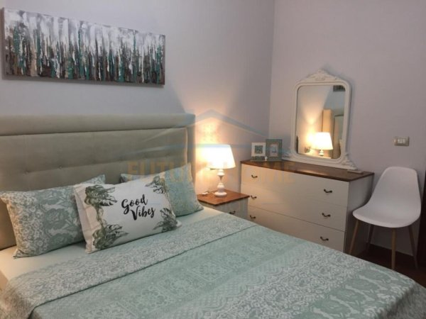 Tirane, jepet me qera 1+1+Ballkon Kati 2, 71 m² 550 € (Rruga e Elbasanit)