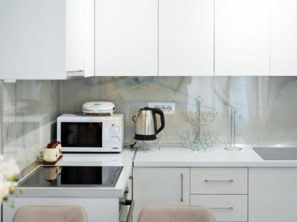 Tirane, jepet me qera apartament 2+1+Ballkon Kati 3, 60 m² 600 € (Bajram Curri)