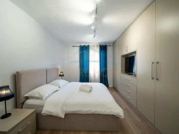 Tirane, jepet me qera apartament 2+1+Ballkon Kati 3, 60 m² 600 € (Bajram Curri)