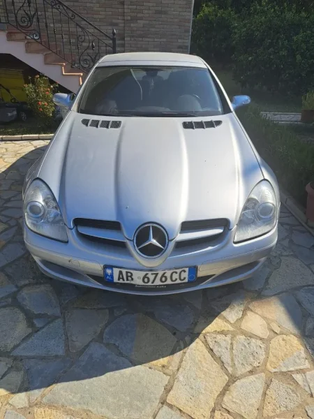 Rrogozhine, shes Mercedes SLK automatike super ekonomike Benzin+Gaz, gri metalizato automatik Kondicioner 280.000 km 5.500 €