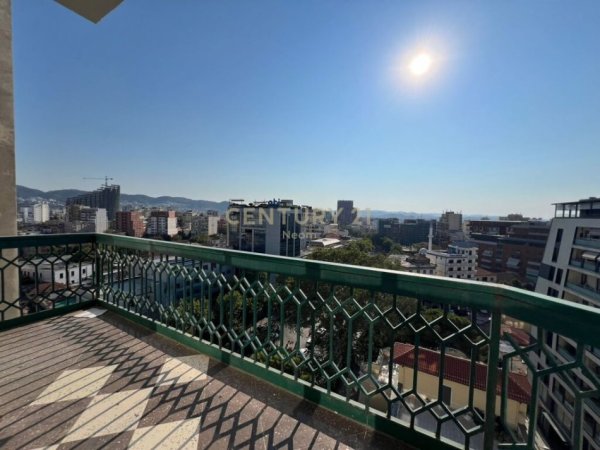 Tirane, jepet me qera apartament 1+1+Aneks+Ballkon Kati 7, 94 m² 1.410 € (RRUGA E KAVAJES)