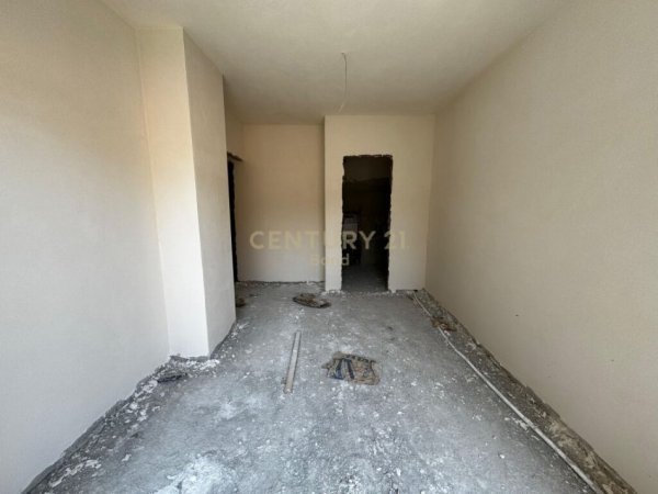 Tirane, shes apartament 2+1+Aneks+Ballkon Kati 2, 108 m² 175.000 € (Shkolla e Kuqe)