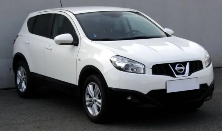 Tirane, shitet SUV | Fuoristrad | Xhip nissan qashqai Nafte, e bardhë automatik Kondicioner 200.000 km 9.500 €