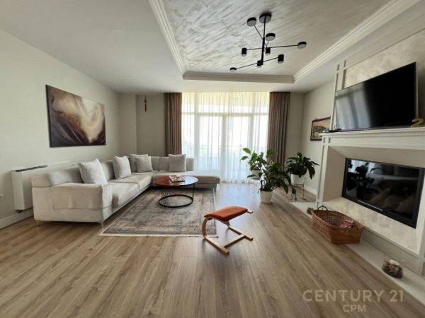 Tirane, jepet me qera Vile 1 Katshe Kati 1, 500 m² (LIQENI I THATE)