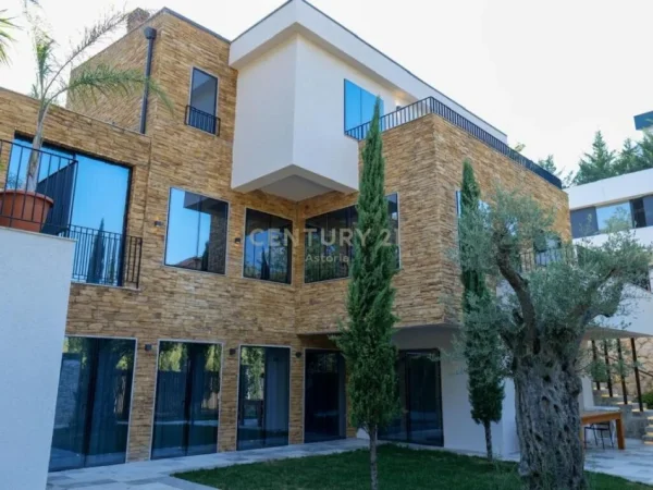 Tirane, jepet me qera Vile 3 Katshe Kati 3, 431 m² 5.000 € (TEG)