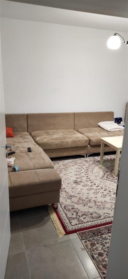 Tirane, jepet me qera apartament 2+1+Ballkon Kati 5, 80 m² 550 € (Rruga Fortuzi .prane shkolles jeronim de rada)