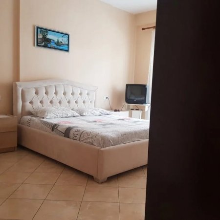 Tirane, jepet me qera apartament 2+1+Ballkon Kati 2, 115 m² 500 € (don bosko , prane viva market)