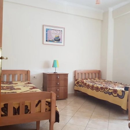 Tirane, jepet me qera apartament 2+1+Ballkon Kati 2, 115 m² 500 € (don bosko , prane viva market)