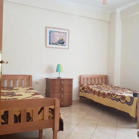 Tirane, jepet me qera apartament 2+1+Ballkon Kati 2, 115 m² 500 € (don bosko , prane viva market)