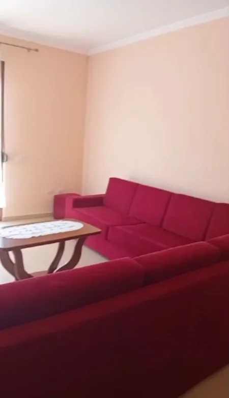 Tirane, jepet me qera apartament 3+1+Ballkon Kati 2, 100 m² 460 € (Rruga 5 Maj , prane shkolles tirana jone)