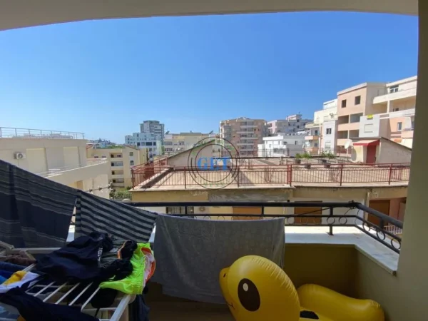 Durres, jepet me qera apartament 1+1+Ballkon Kati 4, 55 m² 230 € (Shkembi Kavajes)