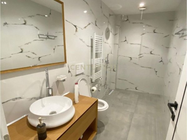 Tirane, jap me qera apartament 2+1 , 100 m² 1.300 € (Myslym Shyri)