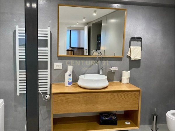 Tirane, jepet me qera apartament 2+1 Kati 1, 100 m² 1.300 € (Islam Alla)