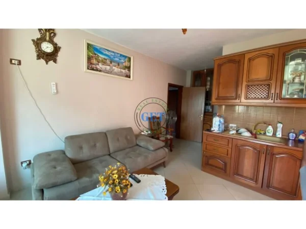 Durres, shitet apartament 1+1+Ballkon Kati 4, 65 m² 80.000 € (Shkembi i Kavajes, Durres)