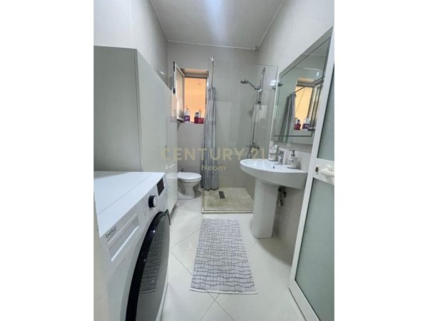 Tirane, shitet apartament 1+1 Kati 5, 68 m² 110.000 € (ish parku)