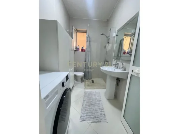 Tirane, shitet apartament 1+1 Kati 5, 68 m² 110.000 € (ish parku)