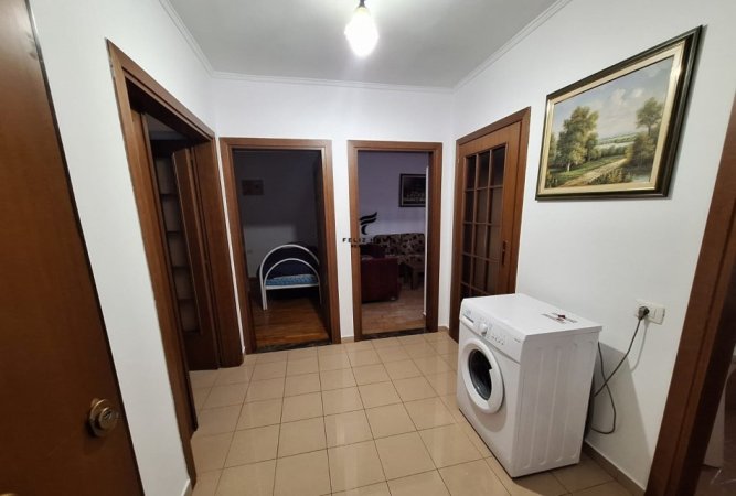 Tirane, jepet me qera apartament Kati 2, 80 m² 470 € (RRUGA MINE PEZA)