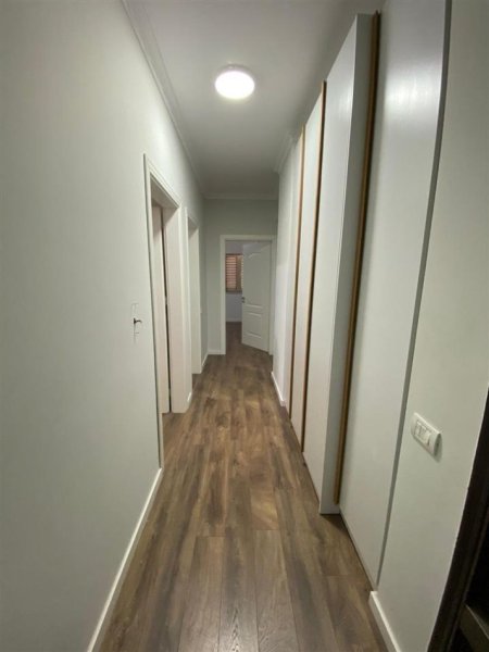 Tirane, jepet me qera apartament 2+1 Kati 6, 115 m² 670 € (Komuna e Parisit)