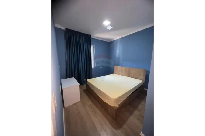 Tirane, jepet me qera apartament 3+1+Ballkon Kati 4, 103 m² 1.000 € (JEPET ME QERA APARTAMENT 3+1+2 TEK LIQENI I THATE)