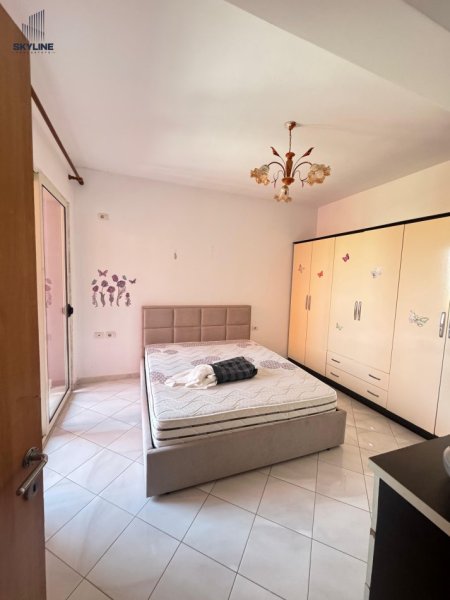 Tirane, jepet me qera 1+1 Kati 8, 350 € 