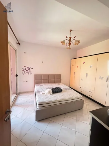 Tirane, jepet me qera 1+1 Kati 8, 350 € 
