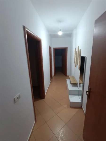 Tirane, jepet me qera apartament 2+1 Kati 8, 94 m² 650 € (21 Dhjetori)