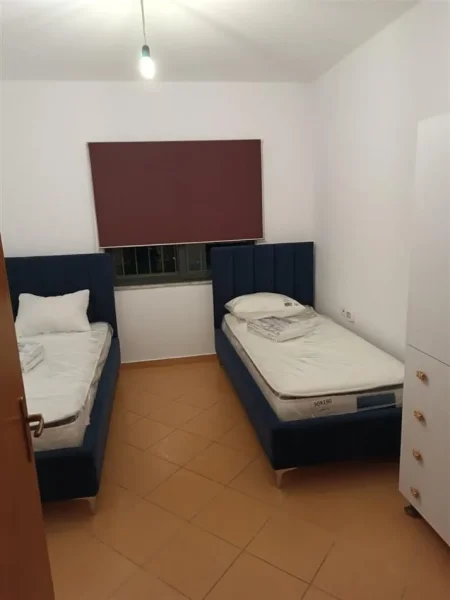 Tirane, jepet me qera apartament 2+1 Kati 8, 94 m² 650 € (21 Dhjetori)
