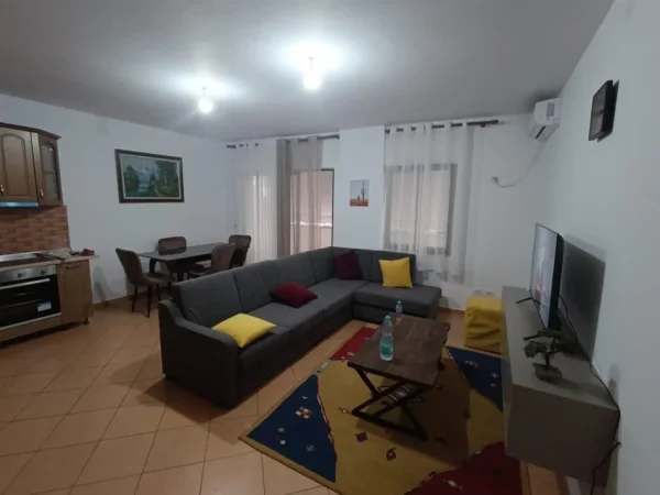 Tirane, jepet me qera apartament 2+1 Kati 8, 94 m² 650 € (21 Dhjetori)