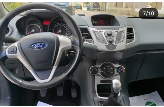 Tirane, shes makine Ford Fiesta Benzin+Gaz, gri metalizato manuale Kondicioner 20.600 km 3.990 €