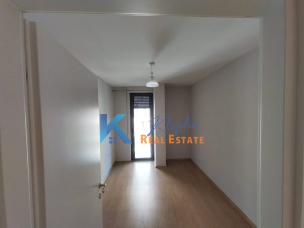 Tirane, jepet me qera apartament 2+1 Kati 3, 90 m² 550 € (Don Bosko, te kompleksi Fiori di Bosko)