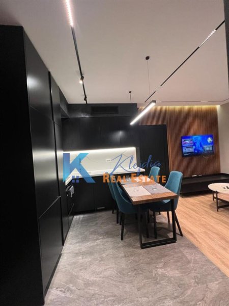Tirane, jepet me qera apartament 2+1 Kati 4, 64 m² 1.500 € (Rruga e Barrikadave, afer shkolles Lidhja e Prizrenit)