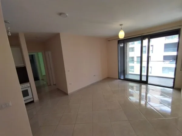 Tirane, jepet me qera apartament 2+1+Ballkon Kati 3, 75 m² 550 € (DON BOSKO)