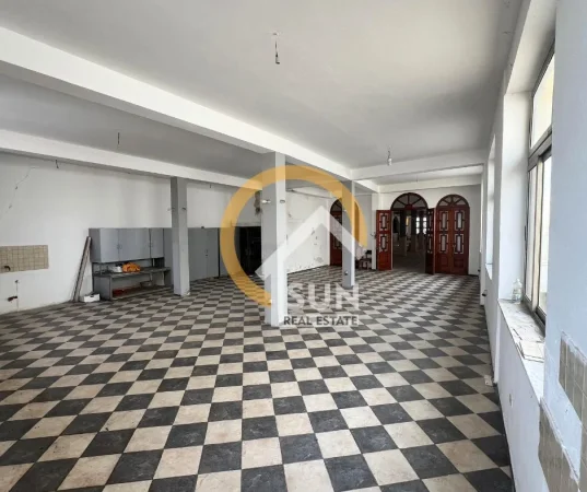 Shkoder, jepet me qera ambjent biznesi Kati 1, 720 m² 500 € (BAHCALLEK, SHKODER)