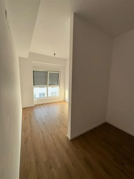 Tirane, jepet me qera apartament 2+1 Kati 7, 85 m² 350 € (Ali Demi)